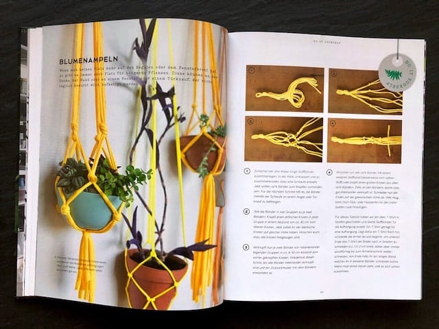 Buchseite mit Anleitung einer Blumenampel aus dem Buch Wohnen in Grün